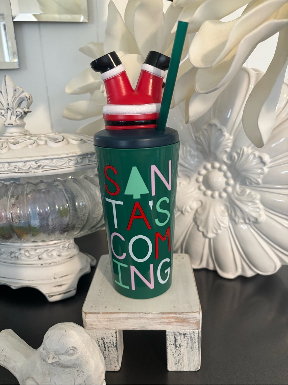 Holiday Green 'Santa's Coming' Insulated Tumbler with Straw